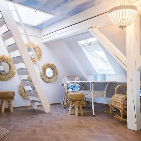 The Henry Self Check-In Guesthouse-2
